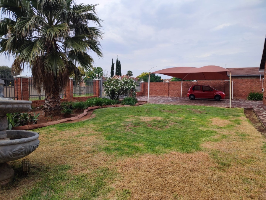 4 Bedroom Property for Sale in Fleurdal Free State